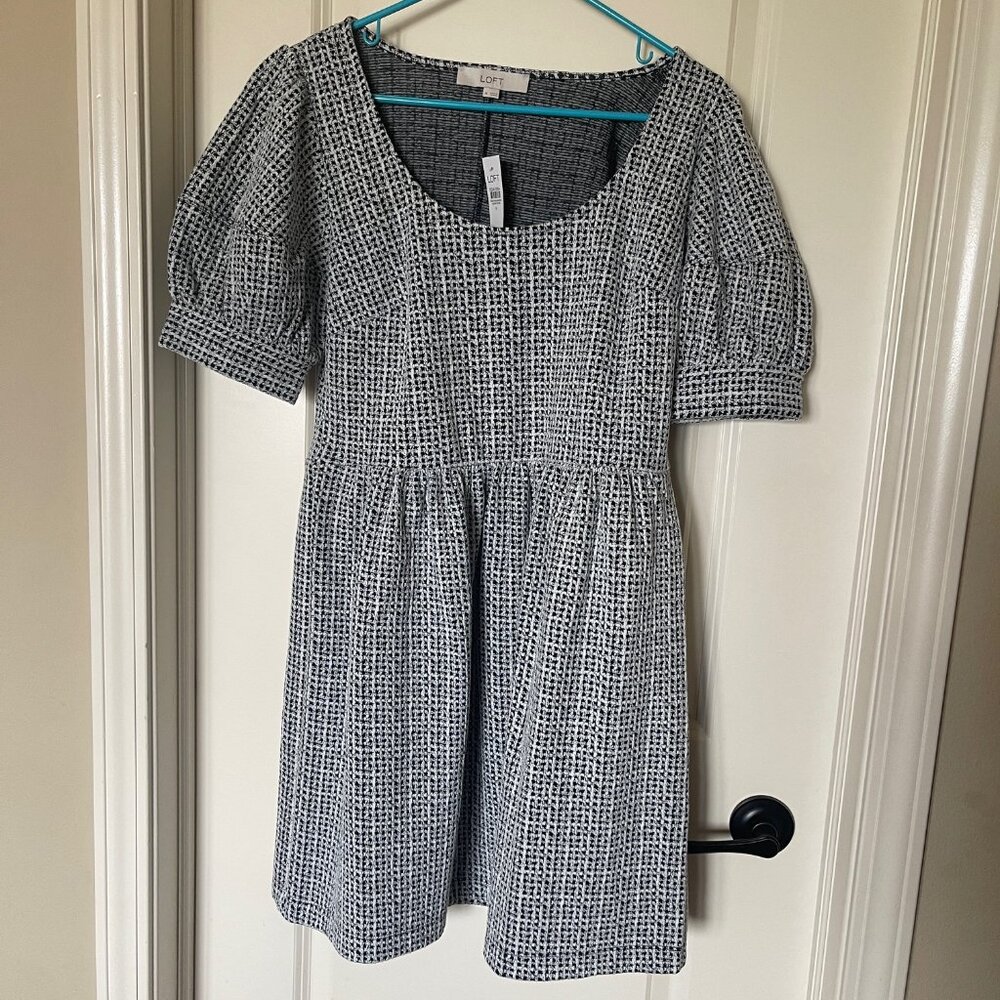 LOFT Textured Scoop Neck Swing Dress Size Medium
